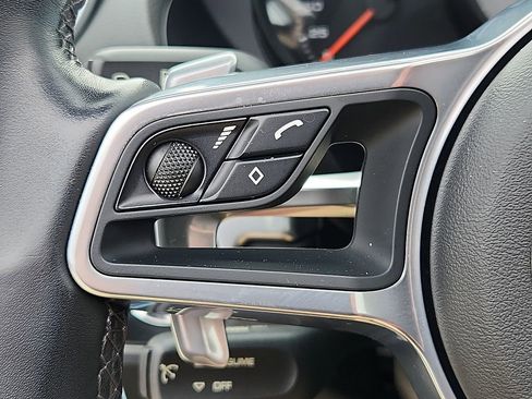 Used 2019 Porsche 718 Boxster S image 17