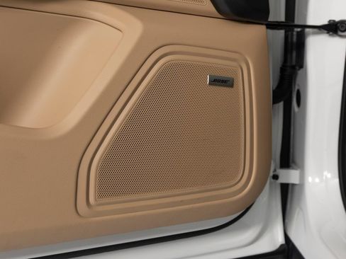 Certified 2026 Porsche Macan AWD/4WD image 16
