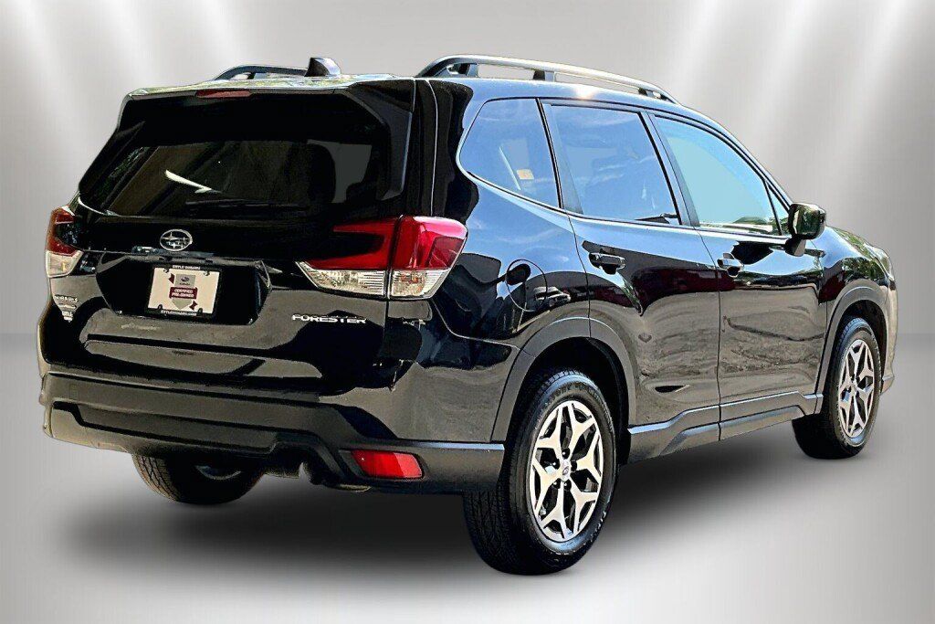 Used 2024 Subaru Forester Premium AWD/4WD image 5