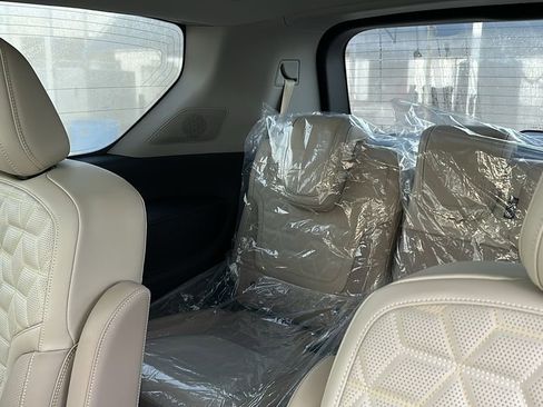 New 2025 Nissan Armada Platinum image 31