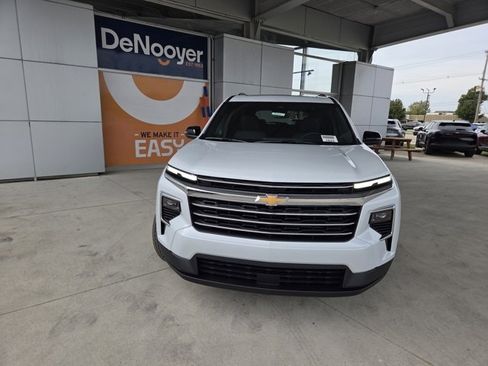 New 2026 Chevrolet Traverse LT w/ Sun and Wheel Package image 3