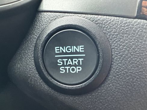 Used 2025 Ford Escape Active AWD/4WD image 24