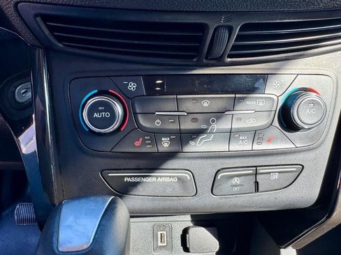 Used 2017 Ford Escape SE w/ Equipment Group 201A AWD/4WD image 21
