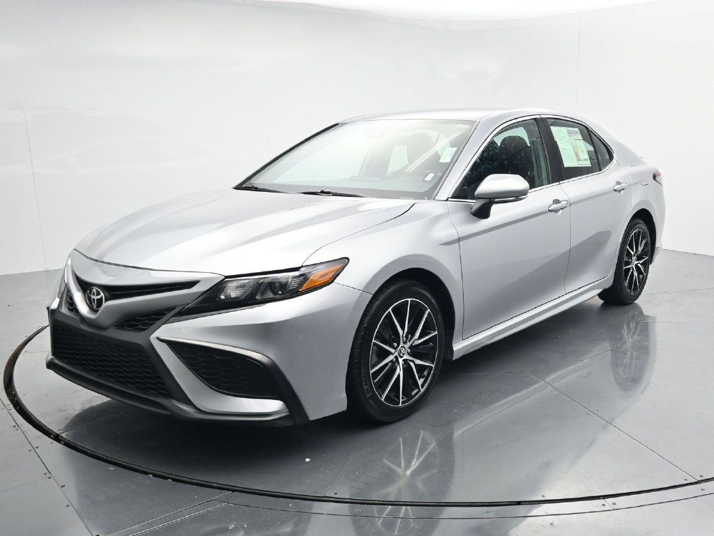 Used 2024 Toyota Camry SE FWD image 4