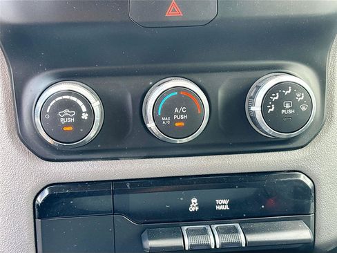 Used 2019 RAM 1500 Big Horn AWD/4WD image 15