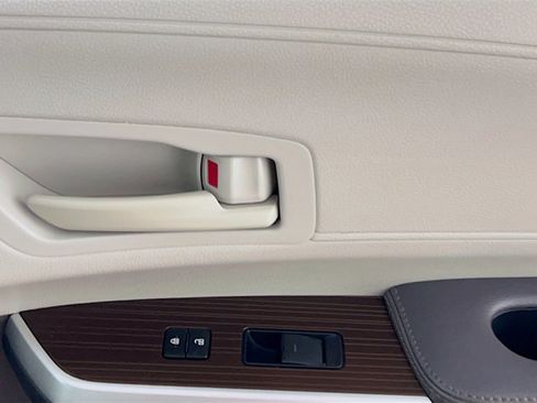 Used 2022 Toyota Sienna LE image 28