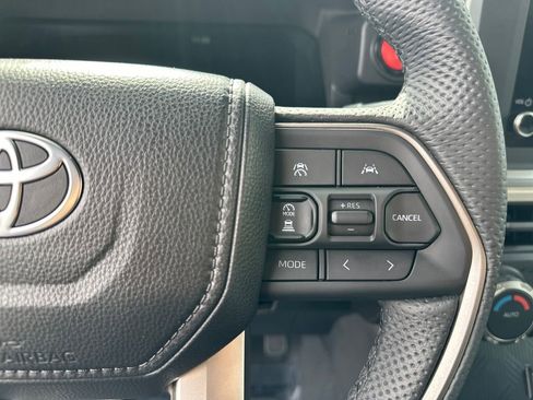 Certified 2025 Toyota Tacoma TRD Off-Road image 20