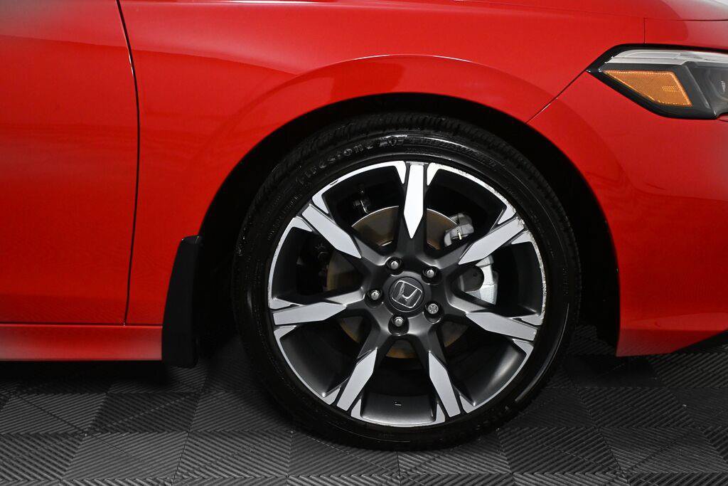 Used 2025 Honda Civic Sport Touring image 4
