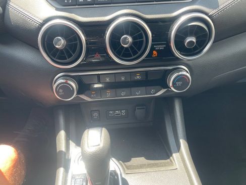 Used 2025 Nissan Sentra SV FWD image 19