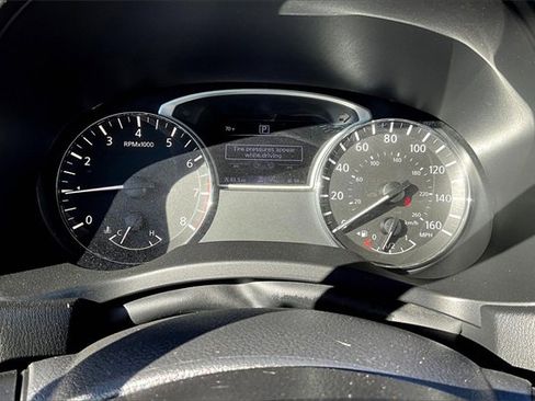 Used 2018 Nissan Pathfinder SL image 15