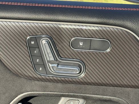 Used 2025 Mercedes-Benz GLB 35 AMG 4MATIC image 19