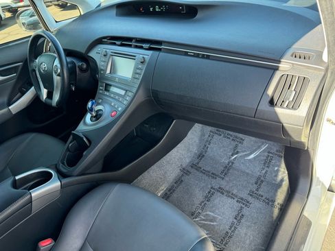 Used 2015 Toyota Prius Four image 13