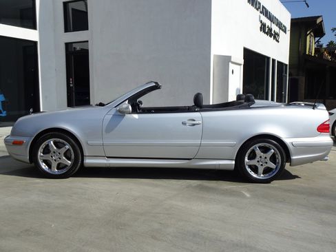 Used 2002 Mercedes-Benz CLK 55 AMG Cabriolet image 4