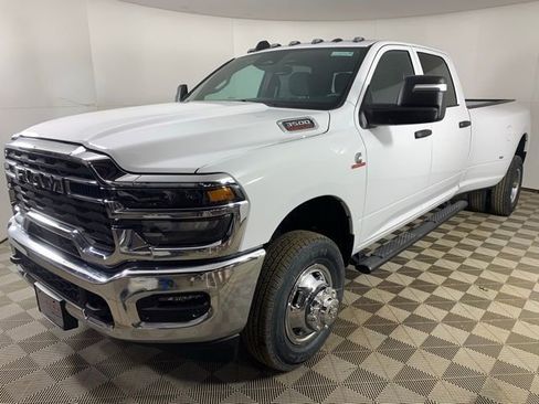 New 2026 RAM 3500 Tradesman AWD/4WD image 2