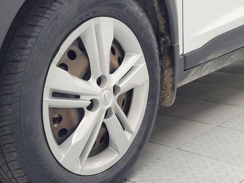 Used 2022 Nissan Kicks S FWD image 31