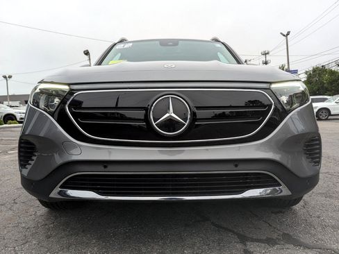 Used 2022 Mercedes-Benz EQB 300 4MATIC image 4