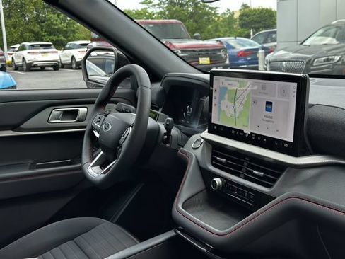 Certified 2025 Ford Explorer ST-Line AWD/4WD image 34