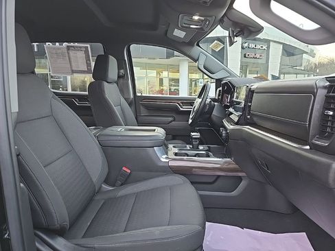 Used 2022 Chevrolet Silverado 1500 RST w/ Z71 Off-Road Package image 16