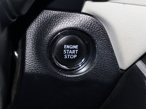 Used 2022 Toyota RAV4 XLE Premium image 24