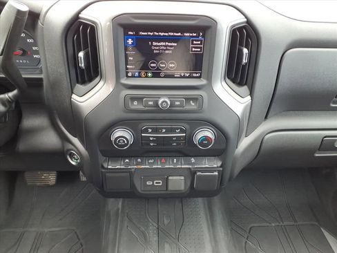Used 2024 Chevrolet Silverado 1500 Custom Trail Boss AWD/4WD image 30