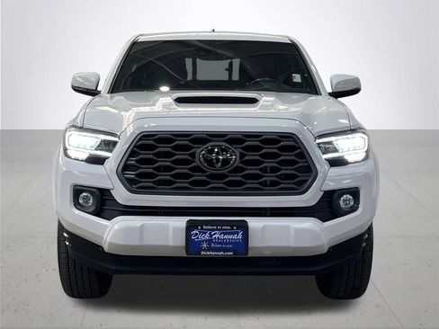 Used 2021 Toyota Tacoma TRD Sport w/ TRD Premium Sport Package AWD/4WD image 4