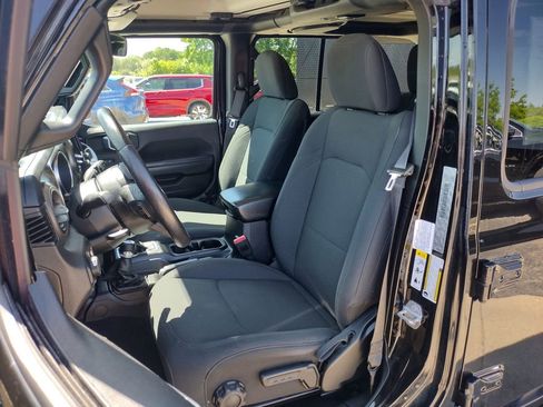 Used 2018 Jeep Wrangler Unlimited Sport w/ Dual Top Group AWD/4WD image 2