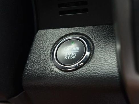 Used 2019 Ford Expedition XLT w/ Equipment Group 202A AWD/4WD image 21