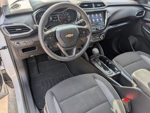 Used 2023 Chevrolet TrailBlazer LT w/ Convenience Package FWD image 14