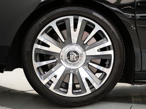 Used 2019 Rolls-Royce Ghost Extended Wheelbase RWD image 43