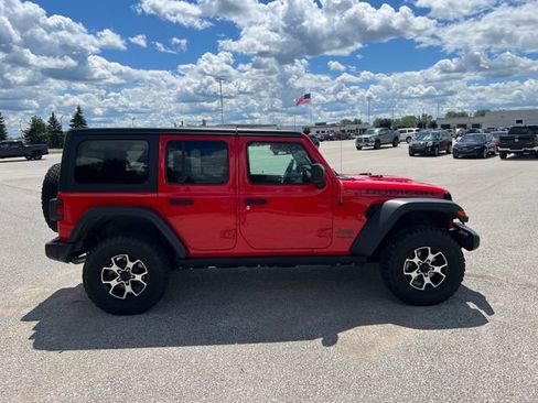 Used 2022 Jeep Wrangler Unlimited Rubicon w/ Cold Weather Group AWD/4WD image 4