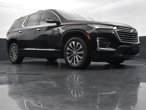 Used 2023 Chevrolet Traverse Premier image 41