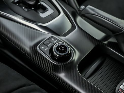 Used 2020 Nissan GT-R Premium AWD/4WD image 38
