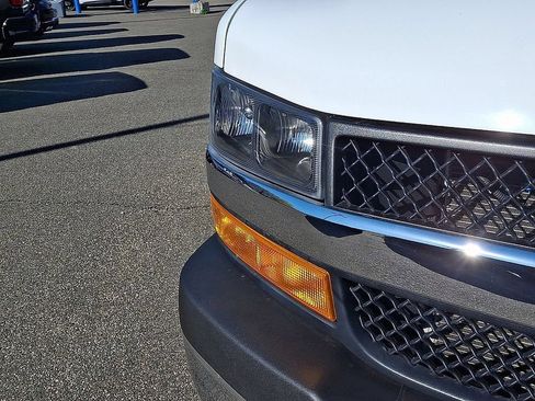 Used 2024 Chevrolet Express 2500 w/ Driver Convenience Package RWD image 13