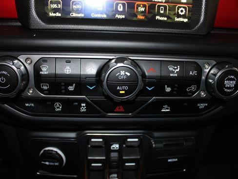 Used 2023 Jeep Gladiator Rubicon w/ Cold Weather Group AWD/4WD image 23