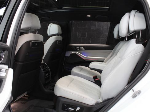 Used 2023 BMW X7 xDrive40i w/ Premium Package AWD/4WD image 38