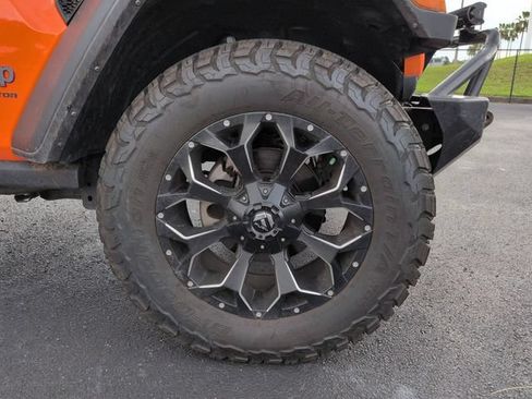 Used 2025 Jeep Gladiator Rubicon AWD/4WD image 11