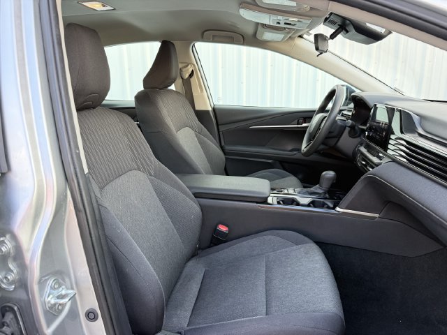 Used 2025 Toyota Camry LE FWD image 29
