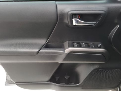 Used 2021 Toyota Tacoma TRD Sport w/ Technology Package AWD/4WD image 12