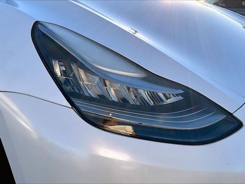 Used 2021 Tesla Model Y Long Range image 25