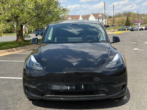 Used 2025 Tesla Model Y Long Range RWD image 4