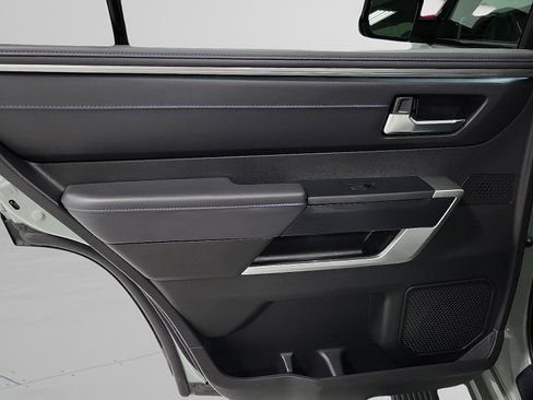 Certified 2025 Toyota Sequoia Platinum AWD/4WD image 9