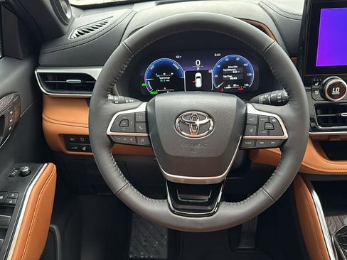 New 2026 Toyota Highlander Platinum AWD/4WD image 25