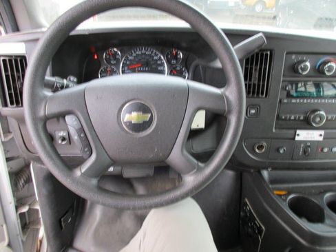 Used 2019 Chevrolet Express 4500 w/ Shuttle Bus Package RWD image 6