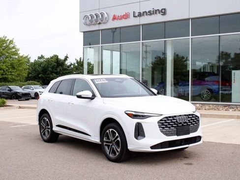 Used 2025 Audi Q5 Premium Plus w/ Premium Plus AWD/4WD image 1