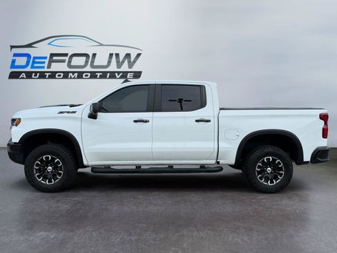 Used 2024 Chevrolet Silverado 1500 ZR2 w/ Technology Package AWD/4WD image 6