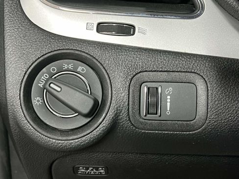 Used 2017 Dodge Journey SE image 19