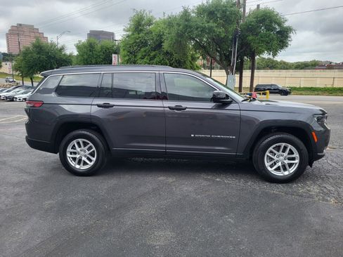 Used 2025 Jeep Grand Cherokee L Laredo w/ Luxury Tech Group I RWD image 2