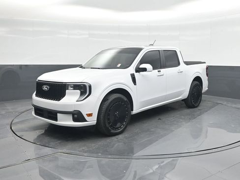 Used 2025 Ford Maverick Lobo image 1