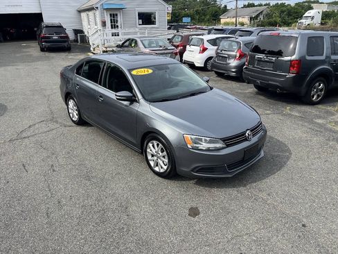 Used 2014 Volkswagen Jetta SE FWD image 3