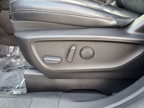 Used 2023 Ford Escape Platinum image 5